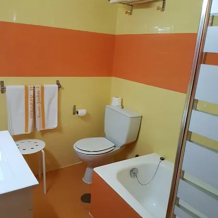 弗雷胡安吉尔酒店