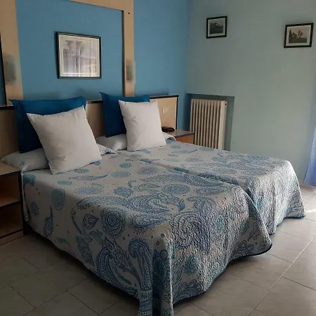 弗雷胡安吉尔酒店 2*